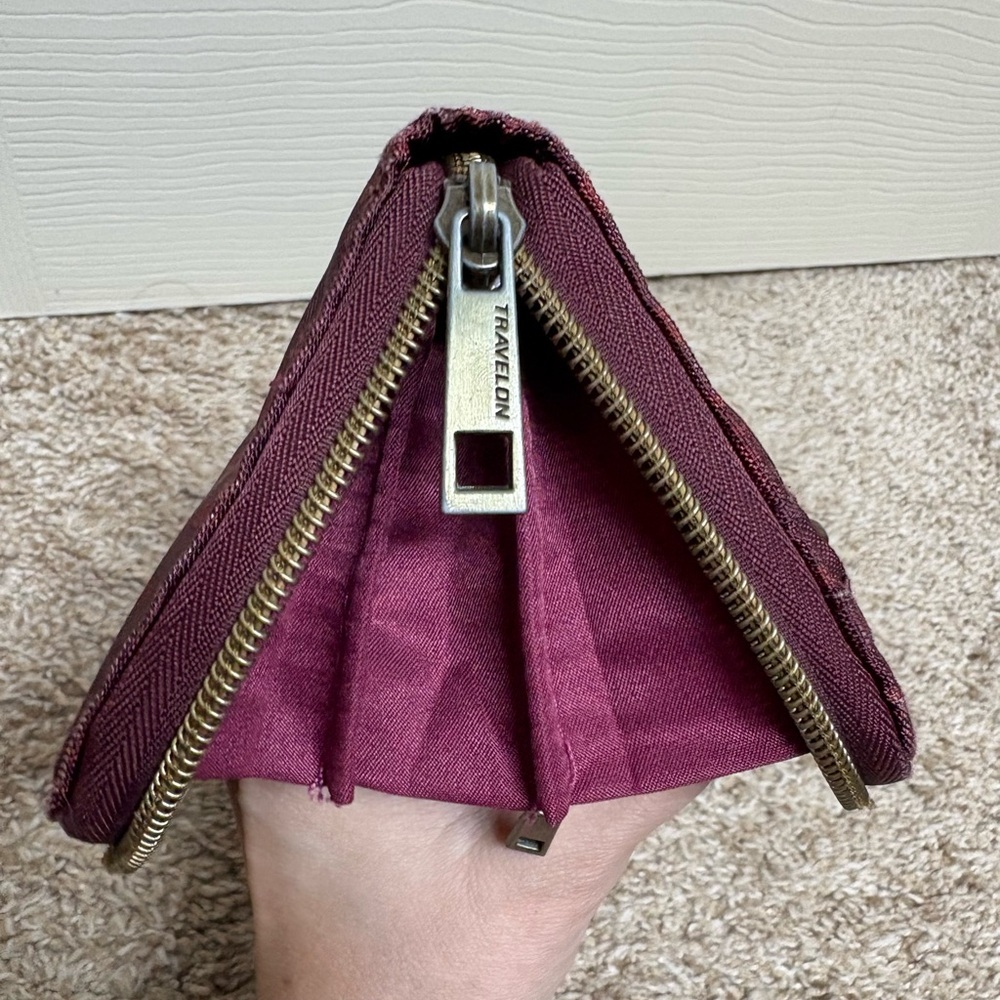 Travelon maroon floral wallet wristlet travel organization clean minor wear EUC - Picture 7 of 14